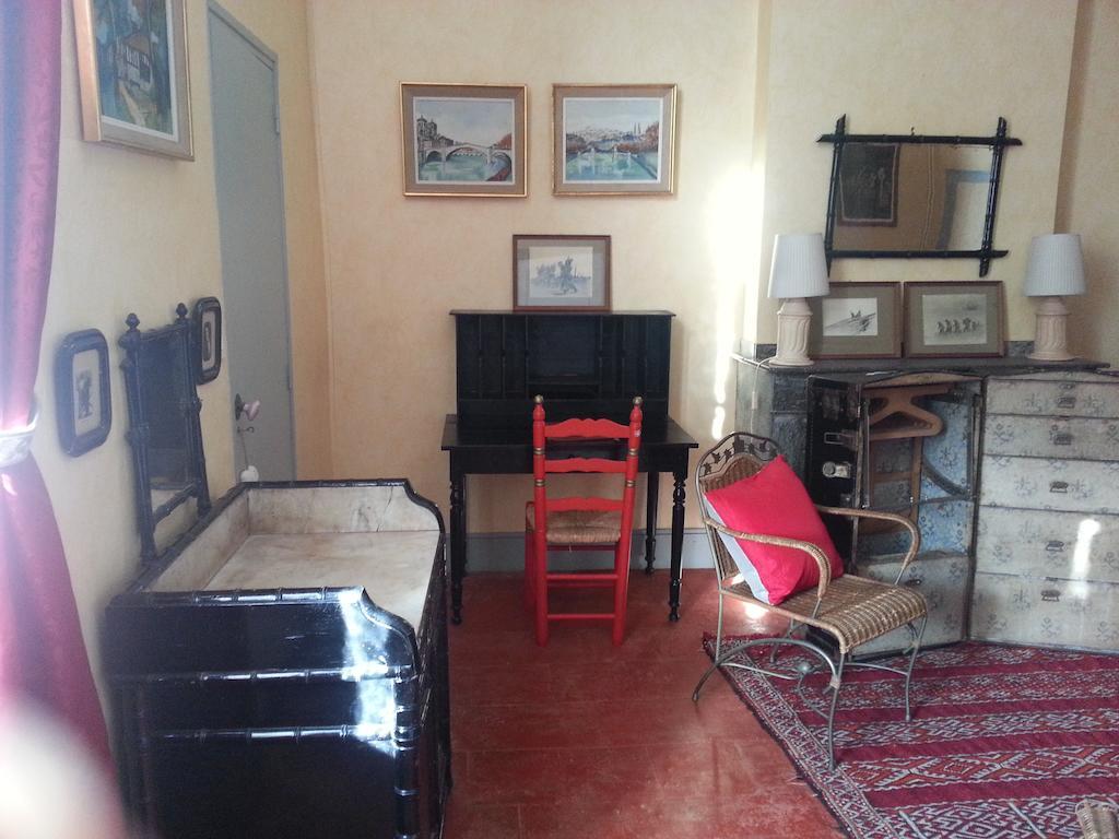 La Maison De L'Oenologue Poucharramet Room photo